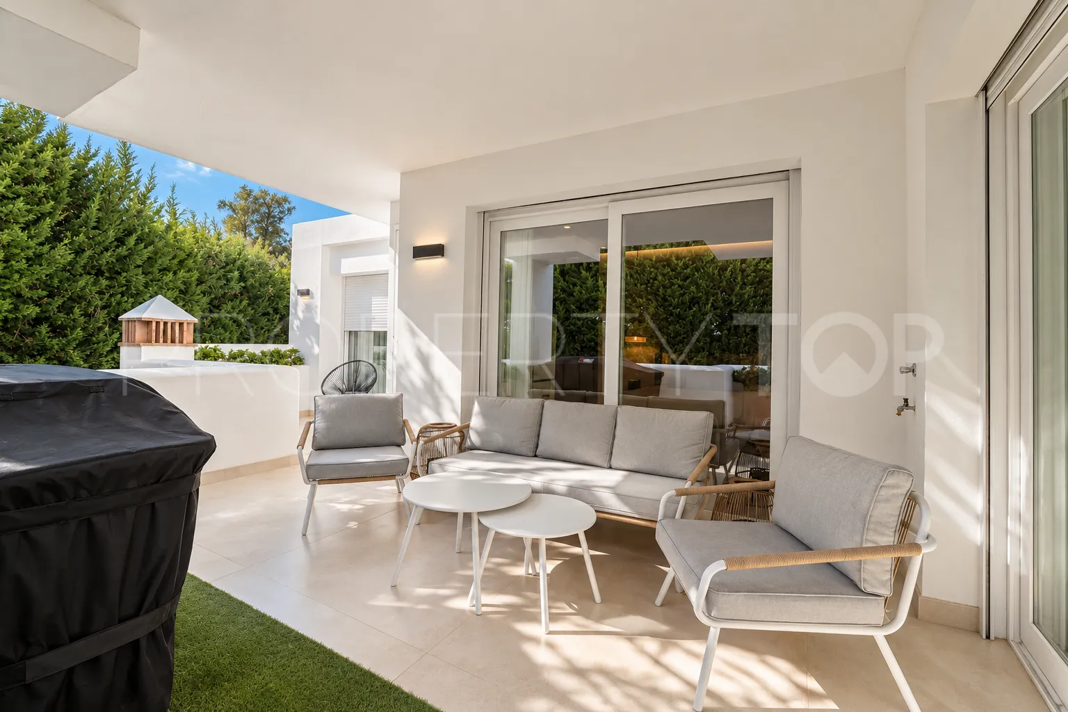 Apartamento planta baja en venta en Nueva Andalucia