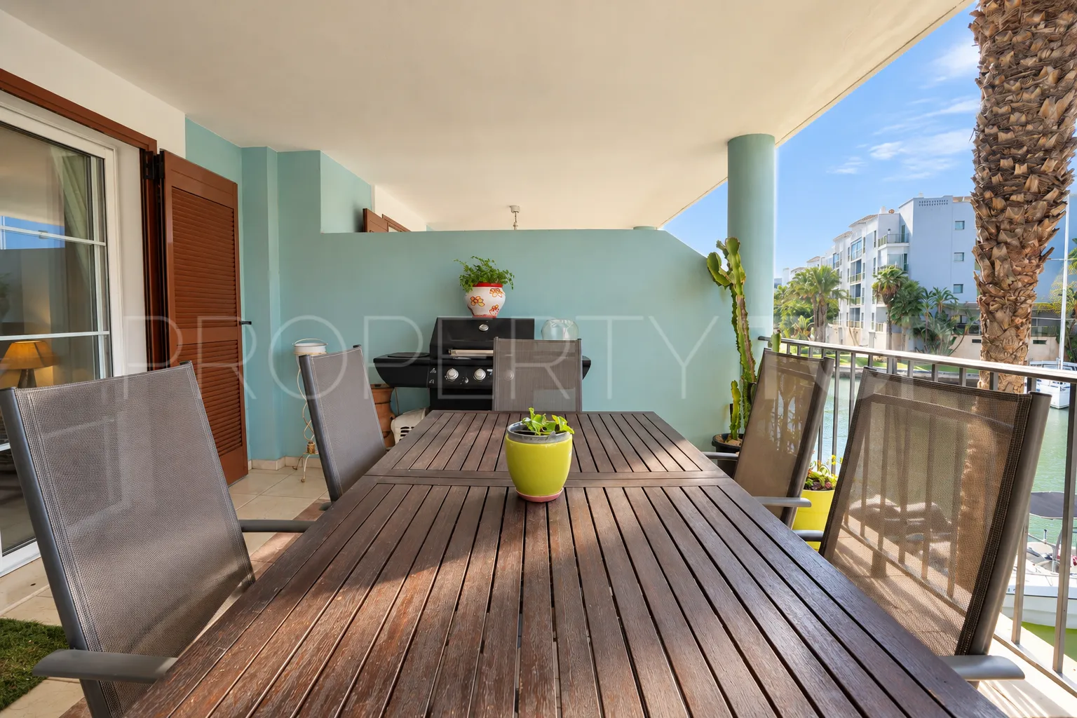 For sale apartment with 3 bedrooms in Sotogrande Puerto Deportivo