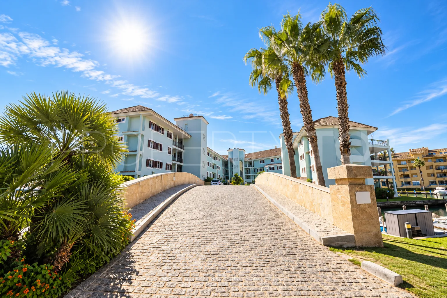 For sale apartment with 3 bedrooms in Sotogrande Puerto Deportivo