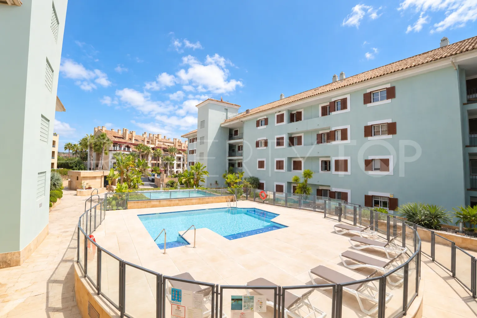 For sale apartment with 3 bedrooms in Sotogrande Puerto Deportivo