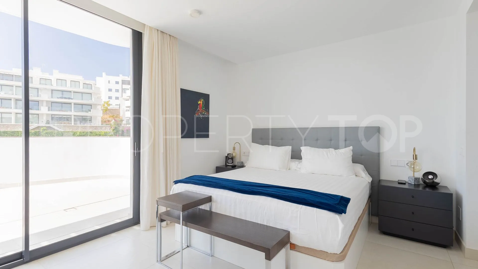 Buy 2 bedrooms penthouse in El Higueron