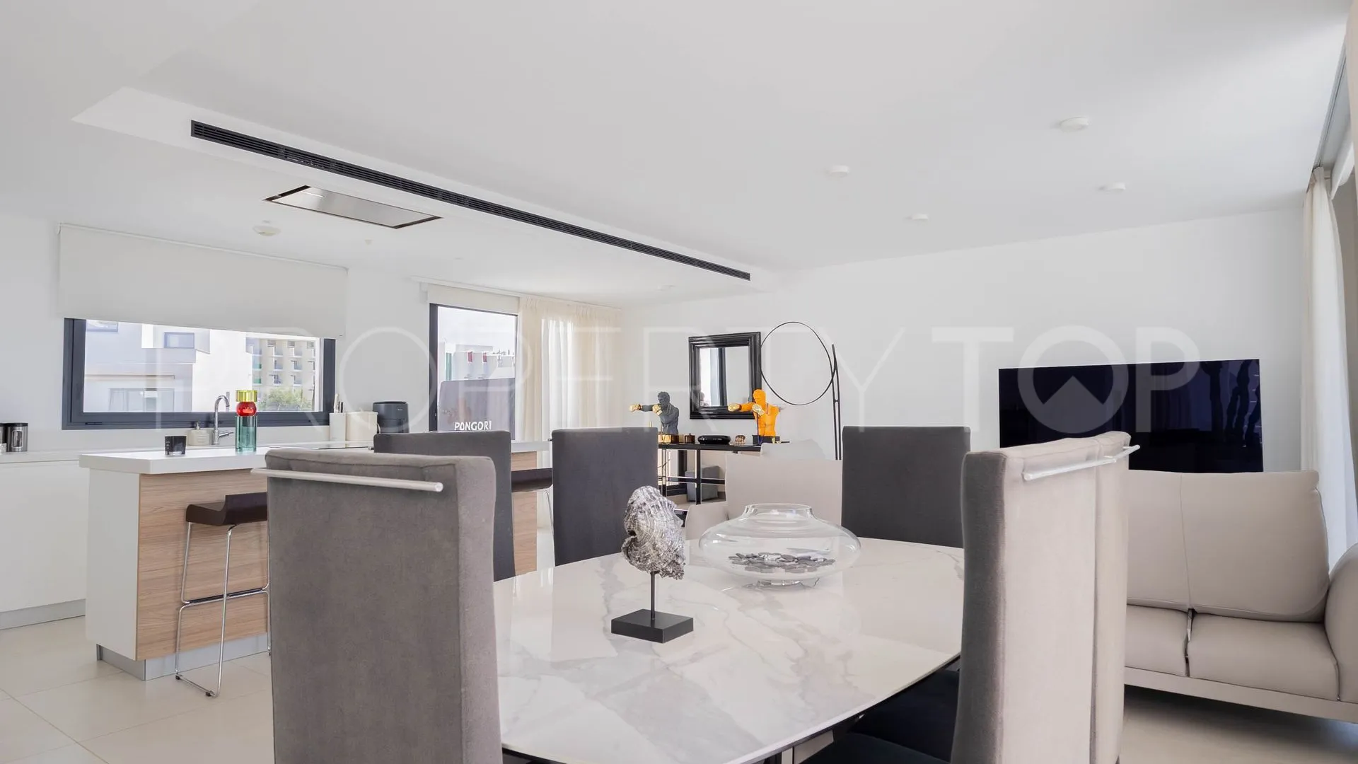 Buy 2 bedrooms penthouse in El Higueron