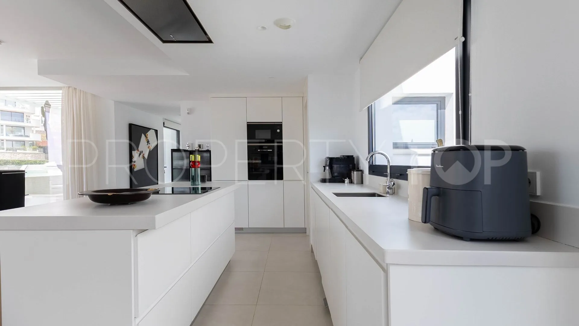 Buy 2 bedrooms penthouse in El Higueron