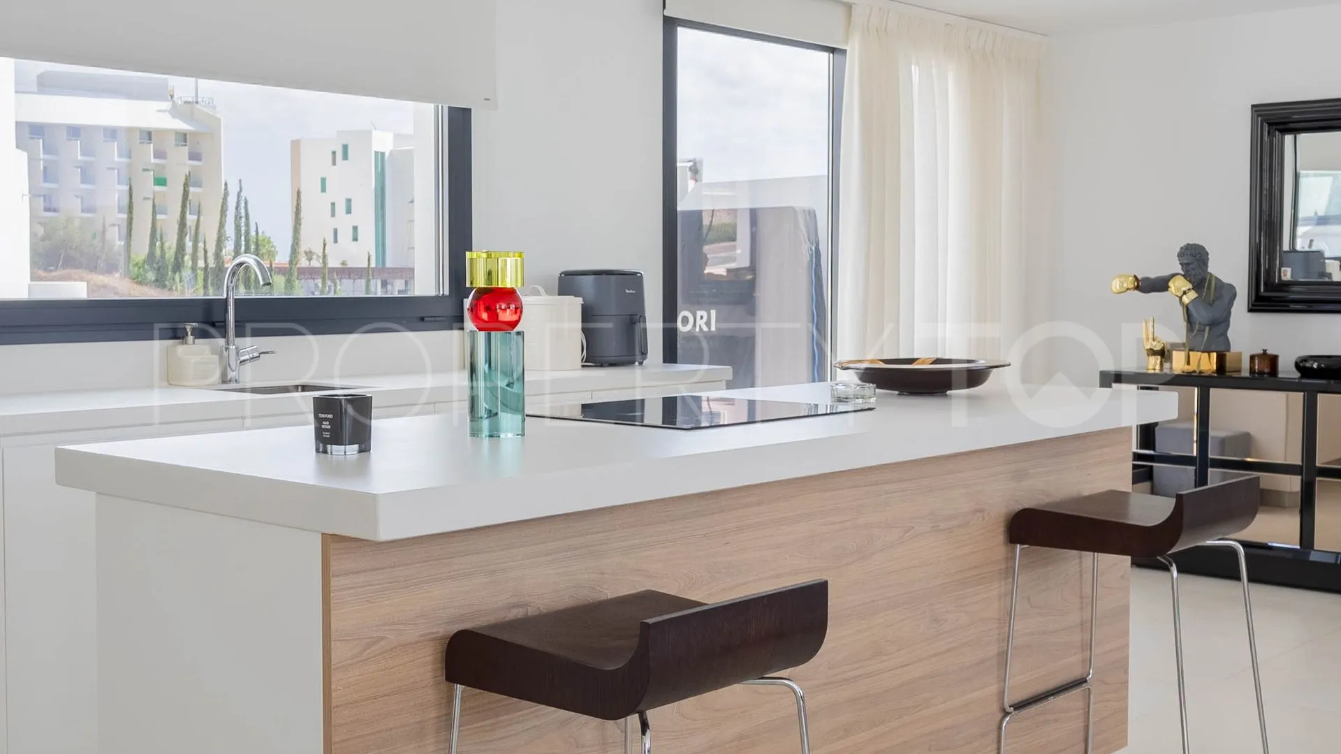 Buy 2 bedrooms penthouse in El Higueron