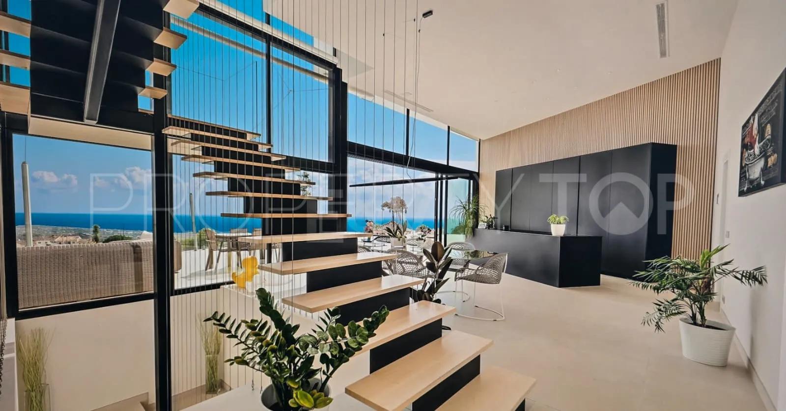 Villa de 4 dormitorios en venta en Los Altos de los Monteros