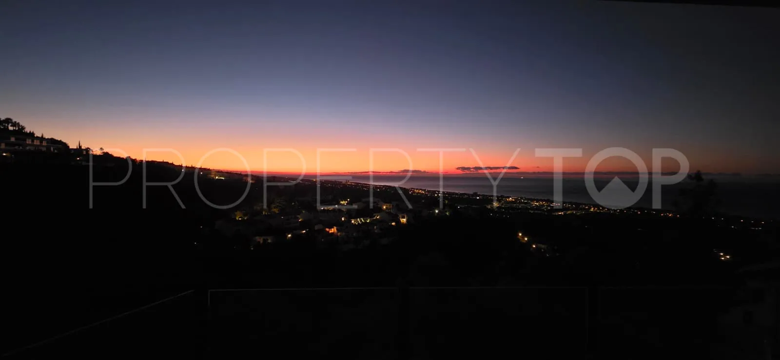 Villa de 4 dormitorios en venta en Los Altos de los Monteros