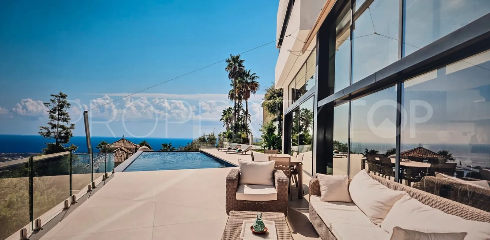Villa de 4 dormitorios en venta en Los Altos de los Monteros