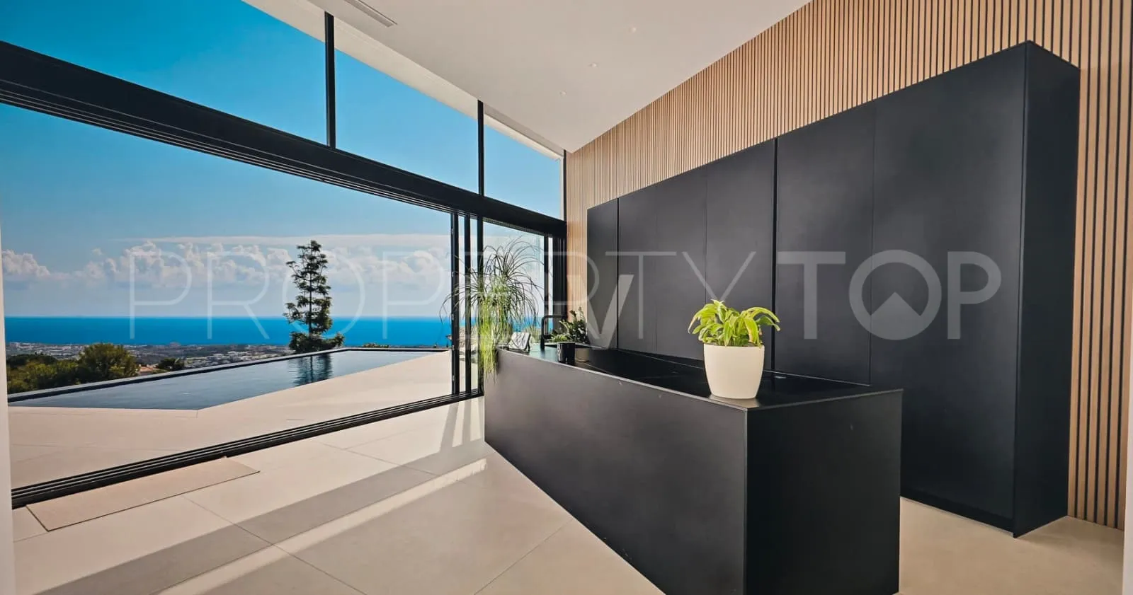 Villa de 4 dormitorios en venta en Los Altos de los Monteros