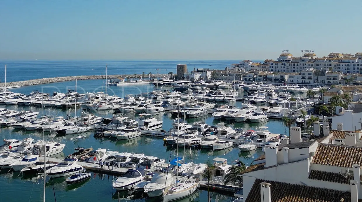 Town house for sale in Marbella East