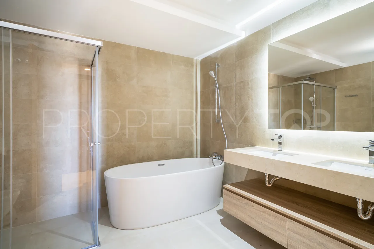 Villa en venta en Benahavis de 4 dormitorios