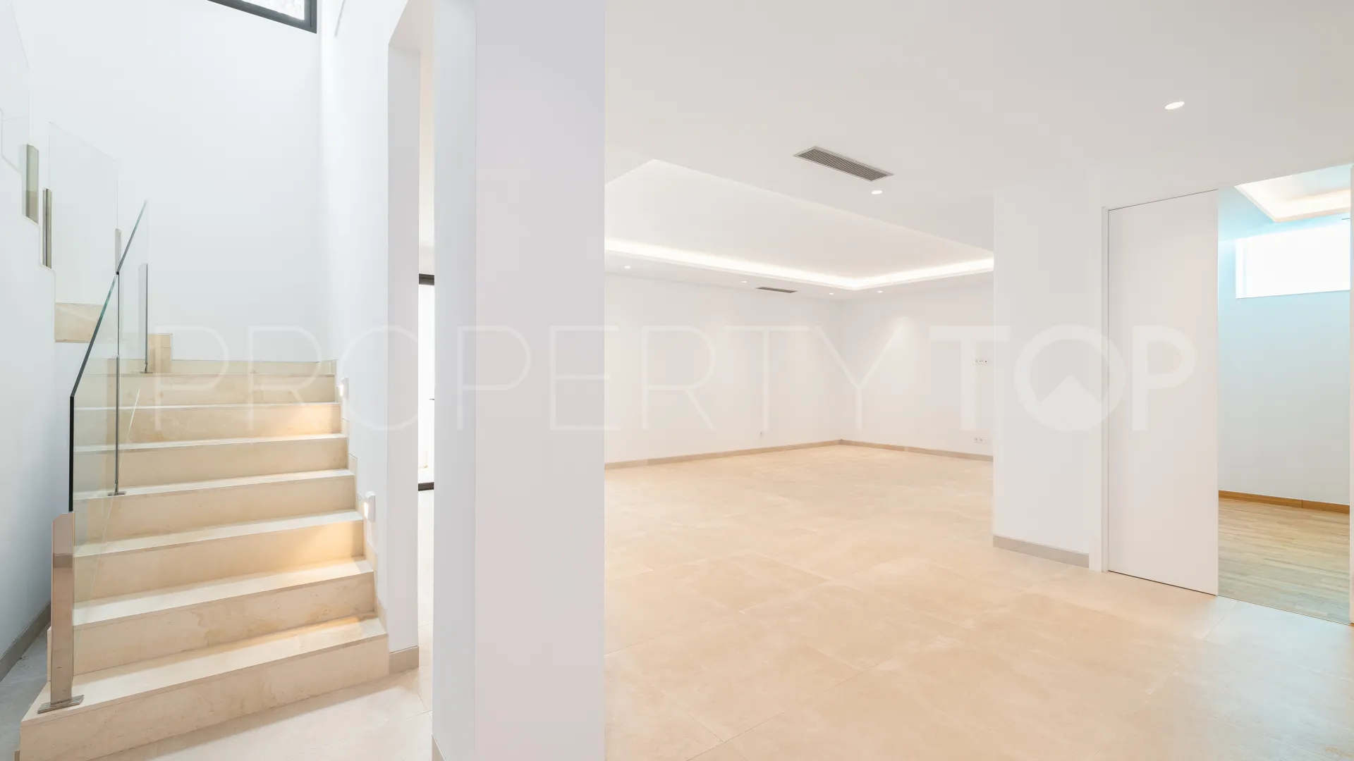 4 bedrooms Marbella Golden Mile villa for sale