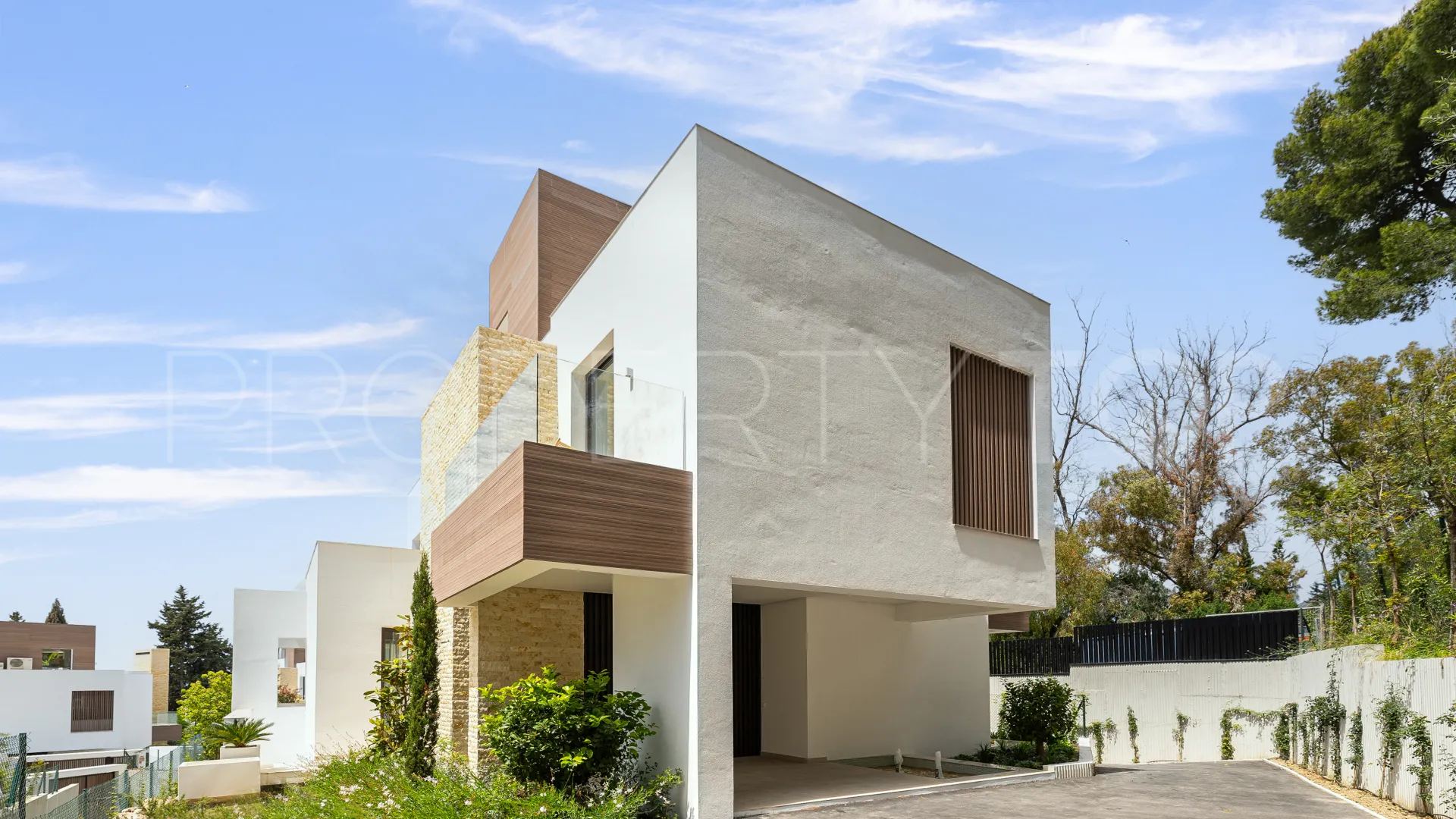4 bedrooms villa in Marbella Golden Mile for sale