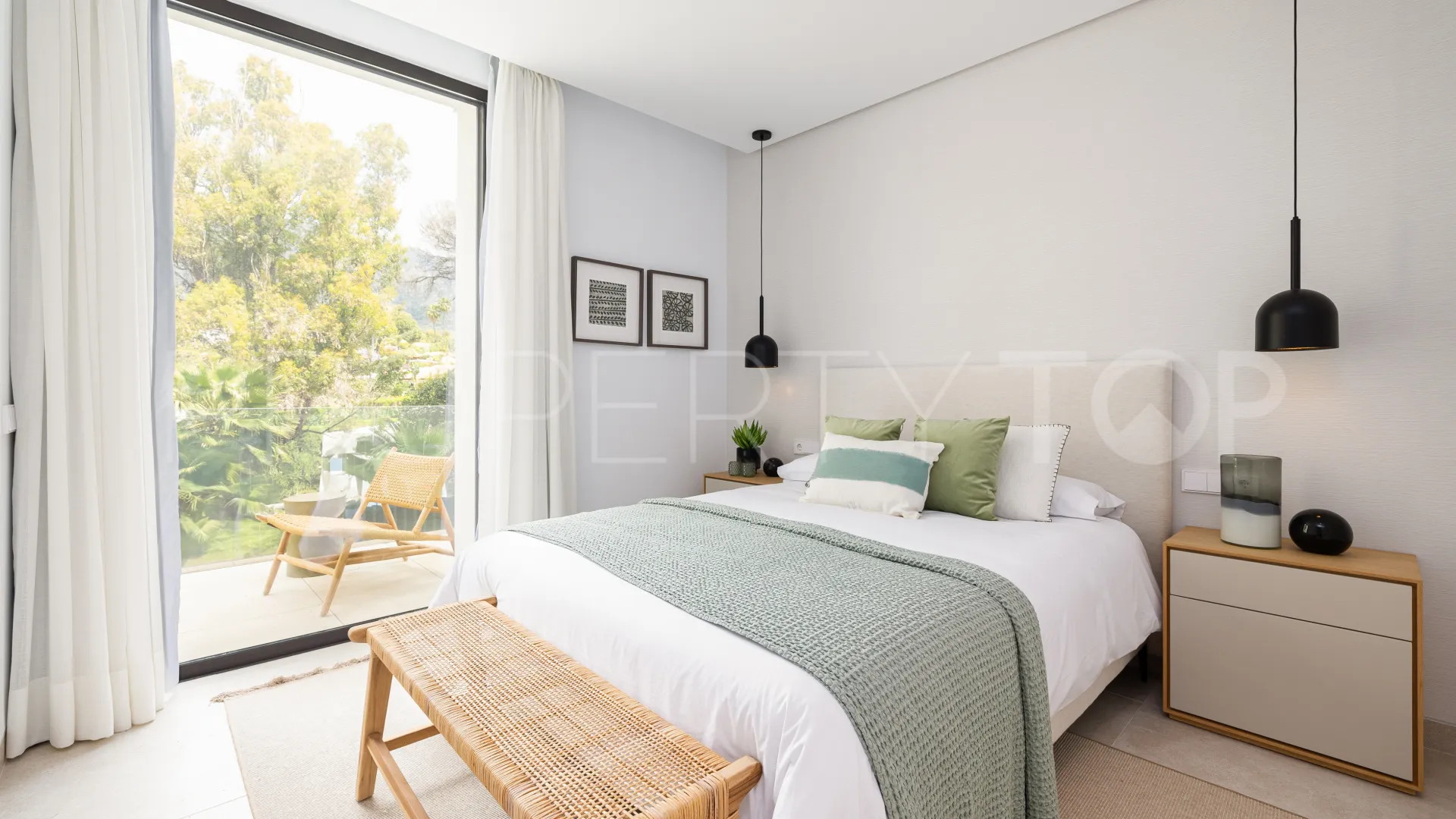 4 bedrooms villa in Marbella Golden Mile for sale