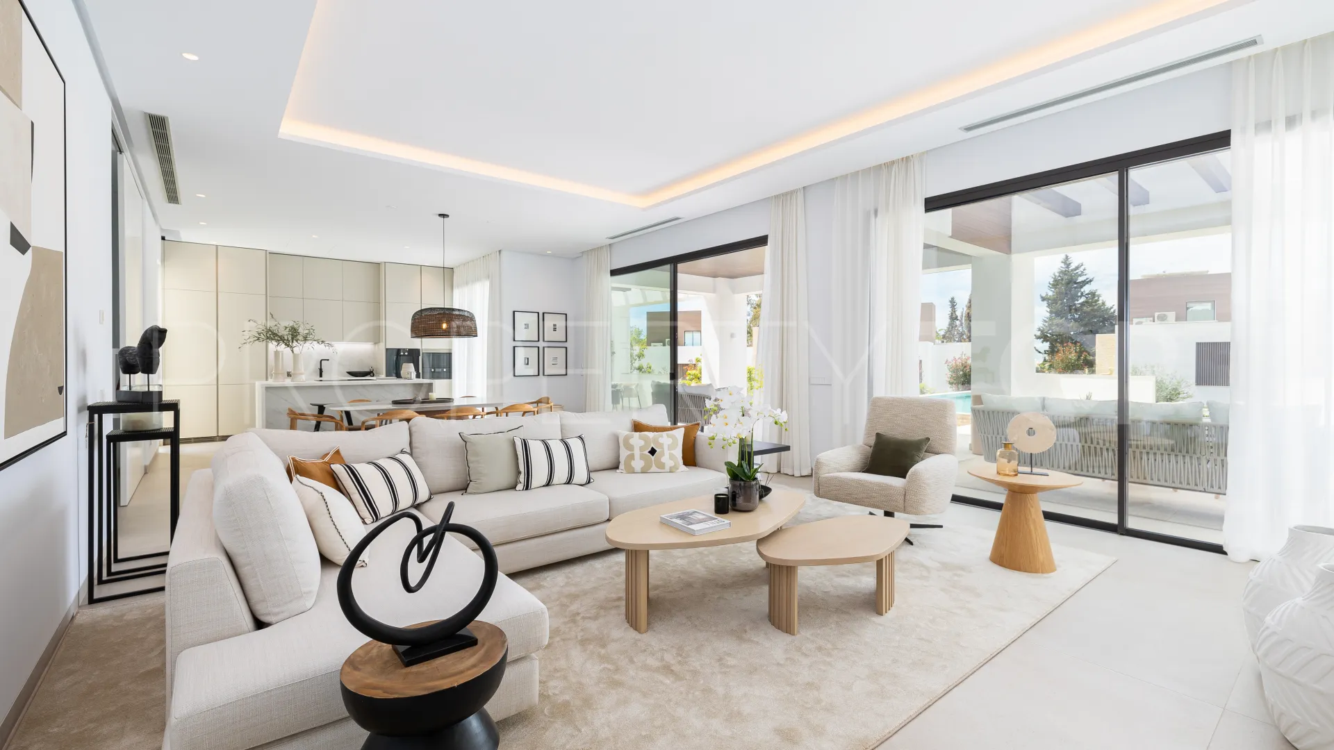 4 bedrooms villa in Marbella Golden Mile for sale