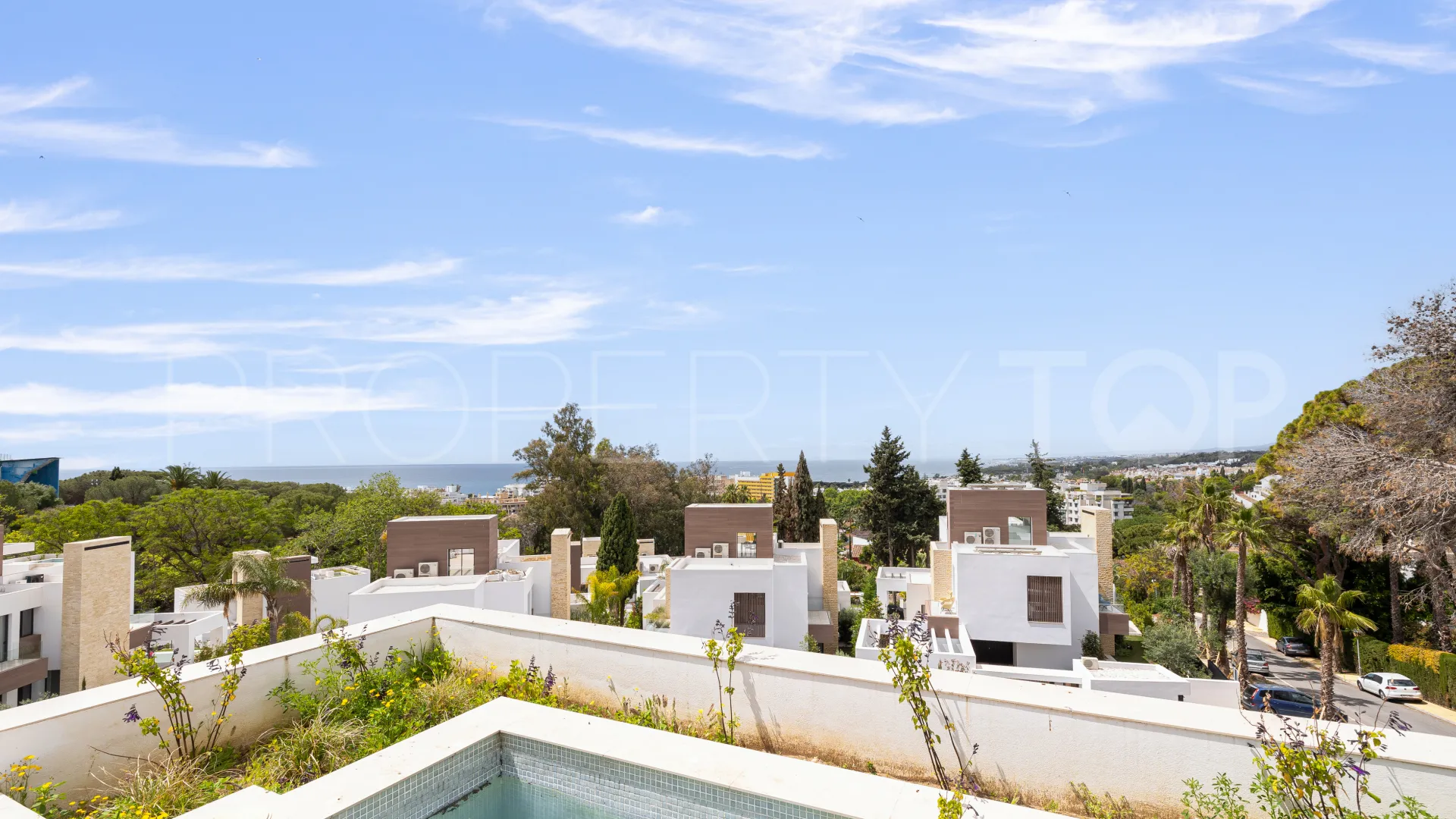 4 bedrooms villa in Marbella Golden Mile for sale