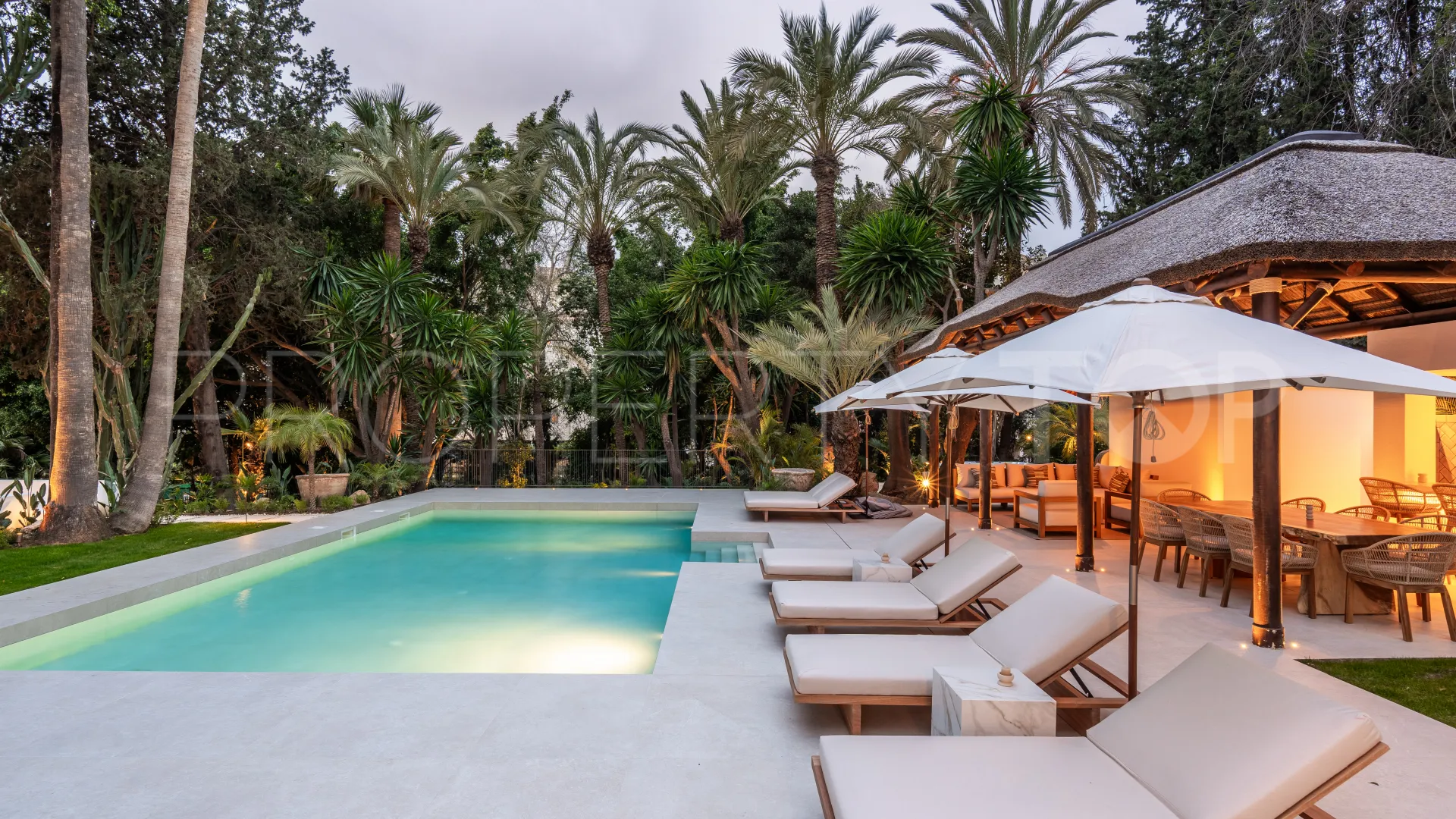 5 bedrooms Nueva Andalucia villa for sale