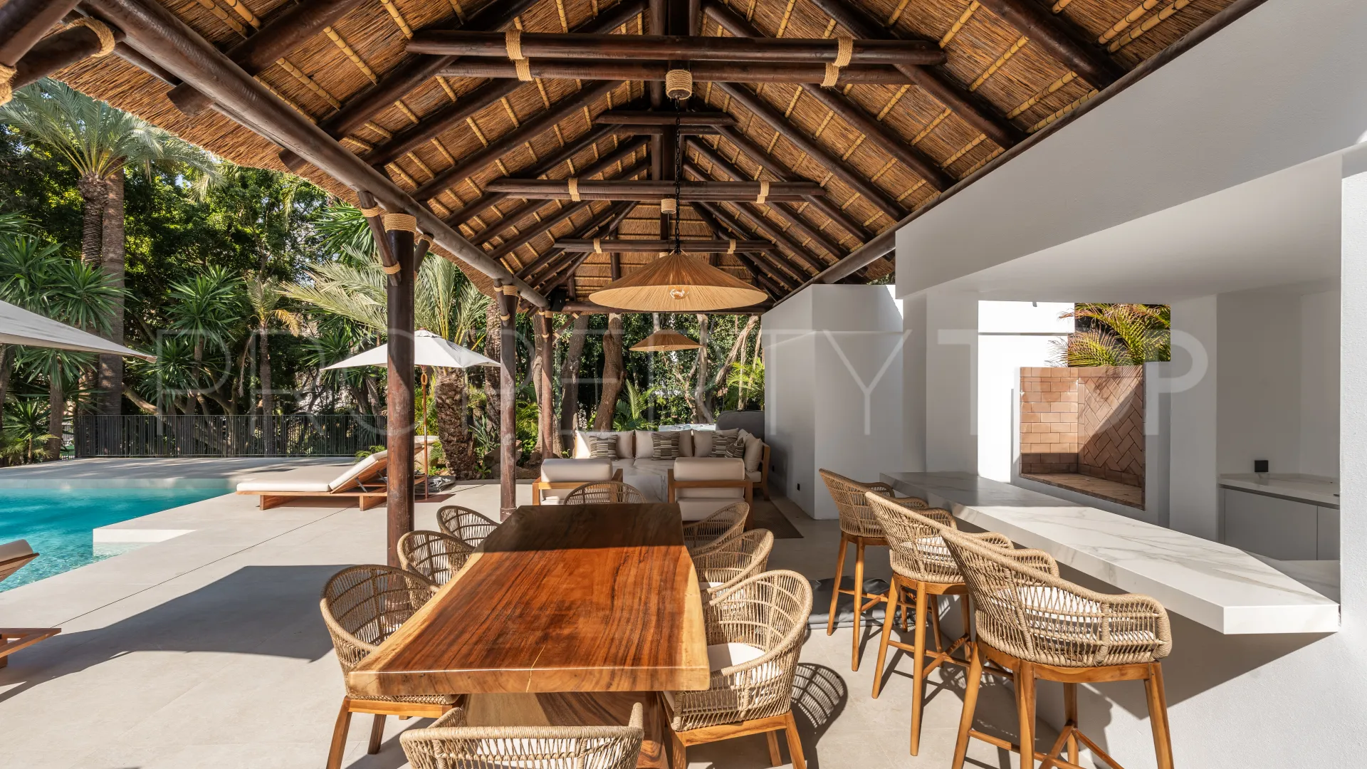 5 bedrooms Nueva Andalucia villa for sale
