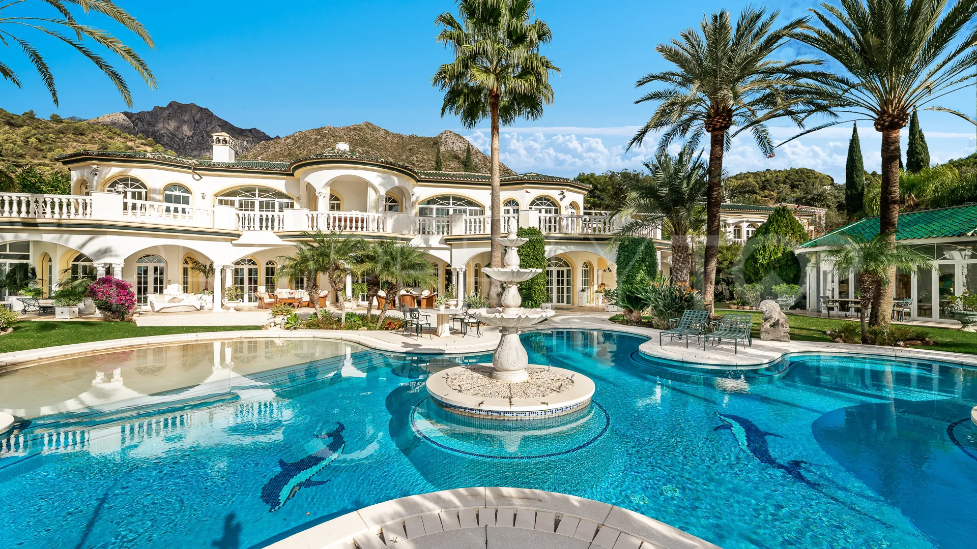 Villa for sale in Golden Mile