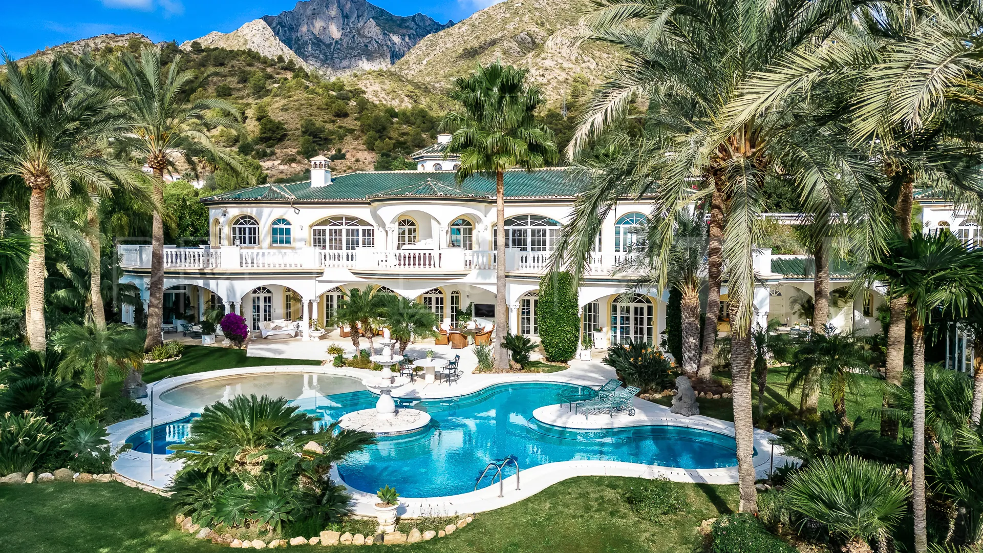 Villa for sale in Golden Mile