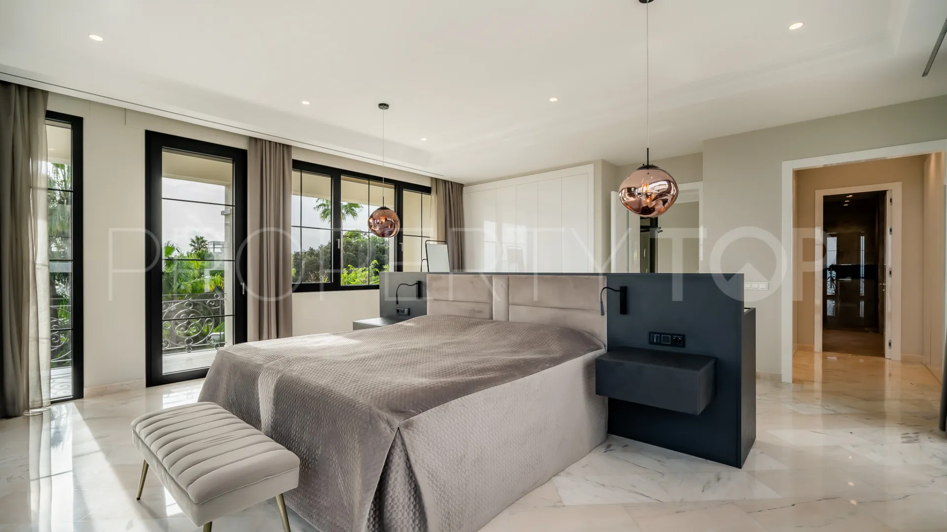 Villa de 6 dormitorios en venta en Marbella Golden Mile