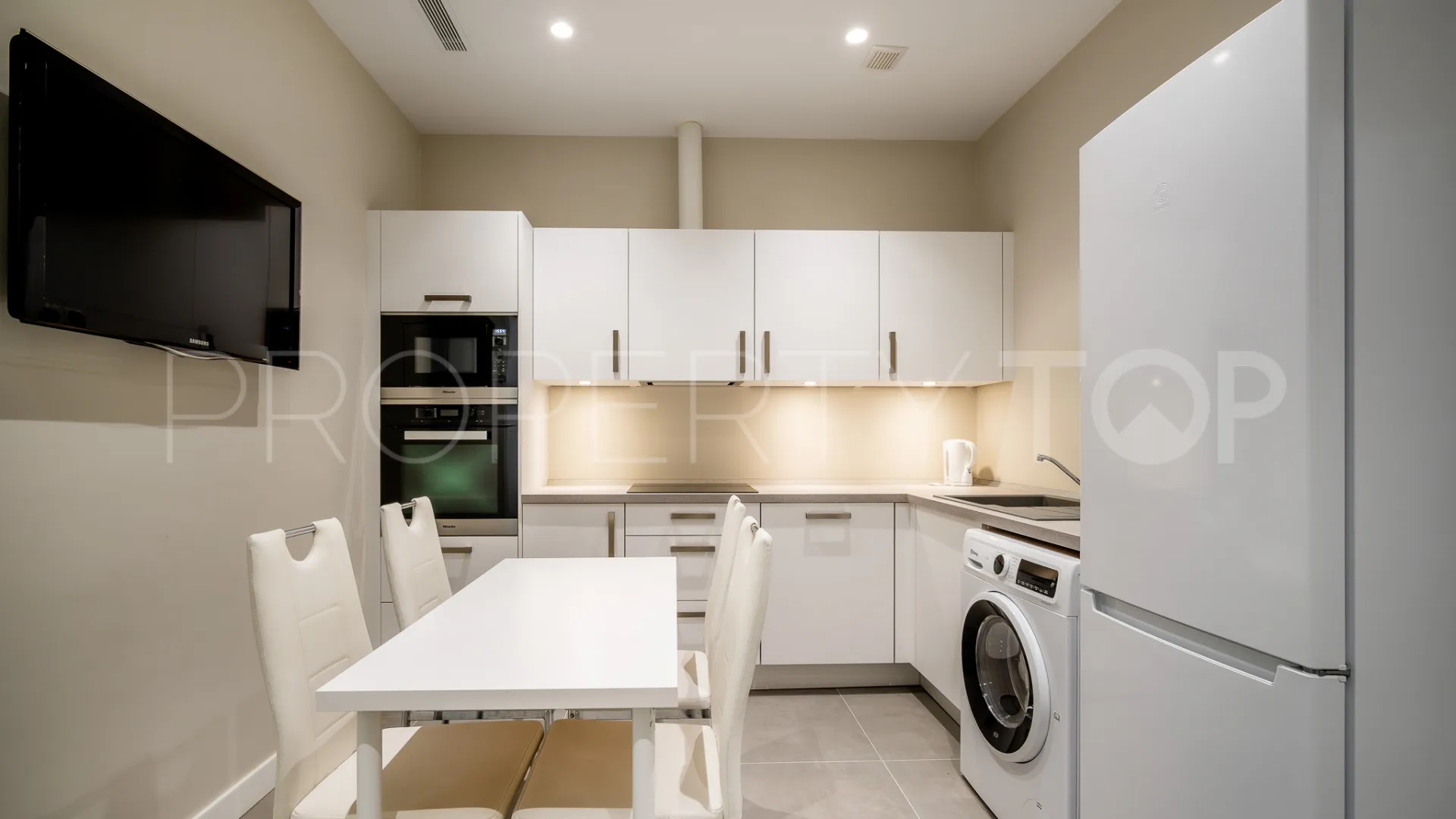 Villa de 6 dormitorios en venta en Marbella Golden Mile