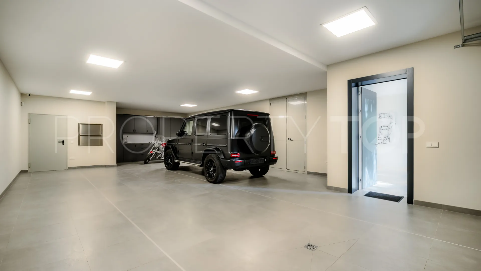 Villa de 6 dormitorios en venta en Marbella Golden Mile
