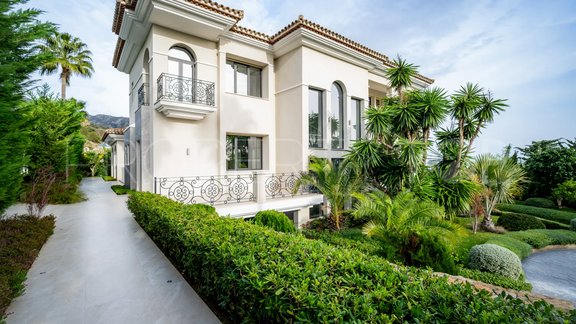 Villa de 6 dormitorios en venta en Marbella Golden Mile