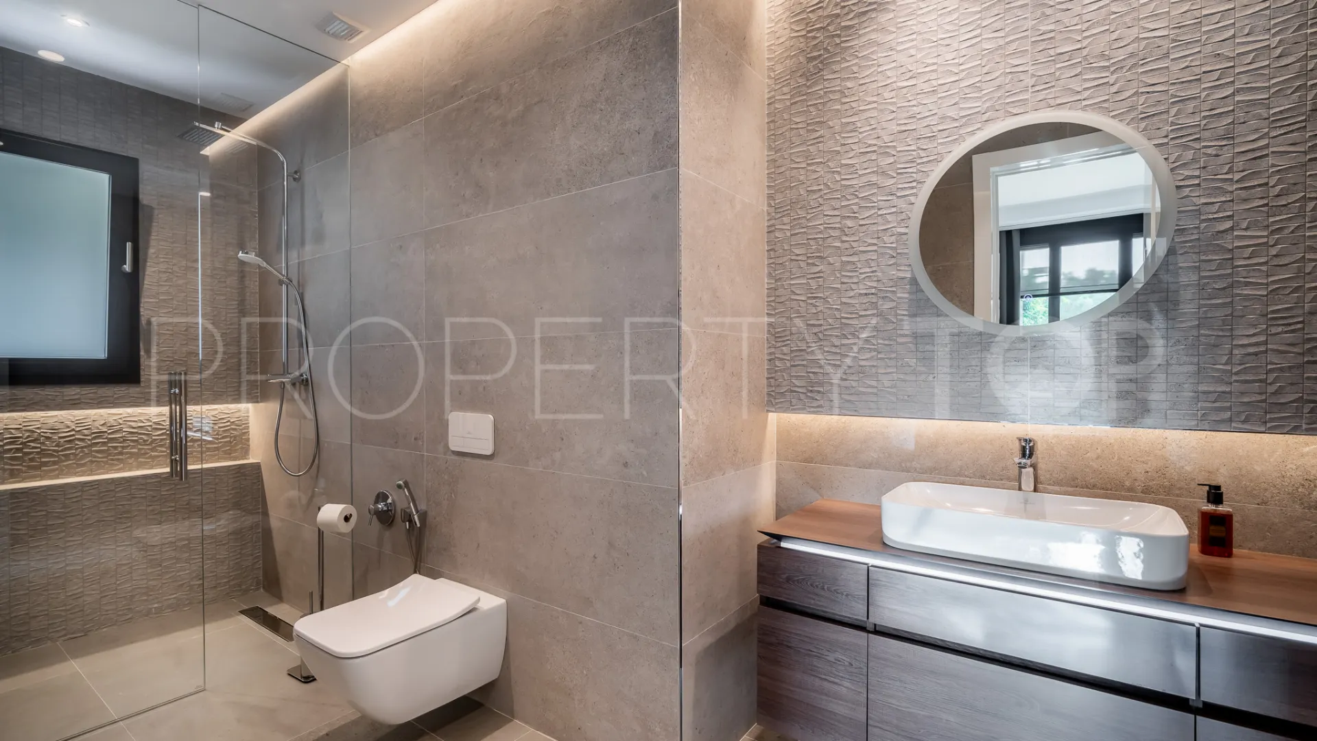 Villa de 6 dormitorios en venta en Marbella Golden Mile