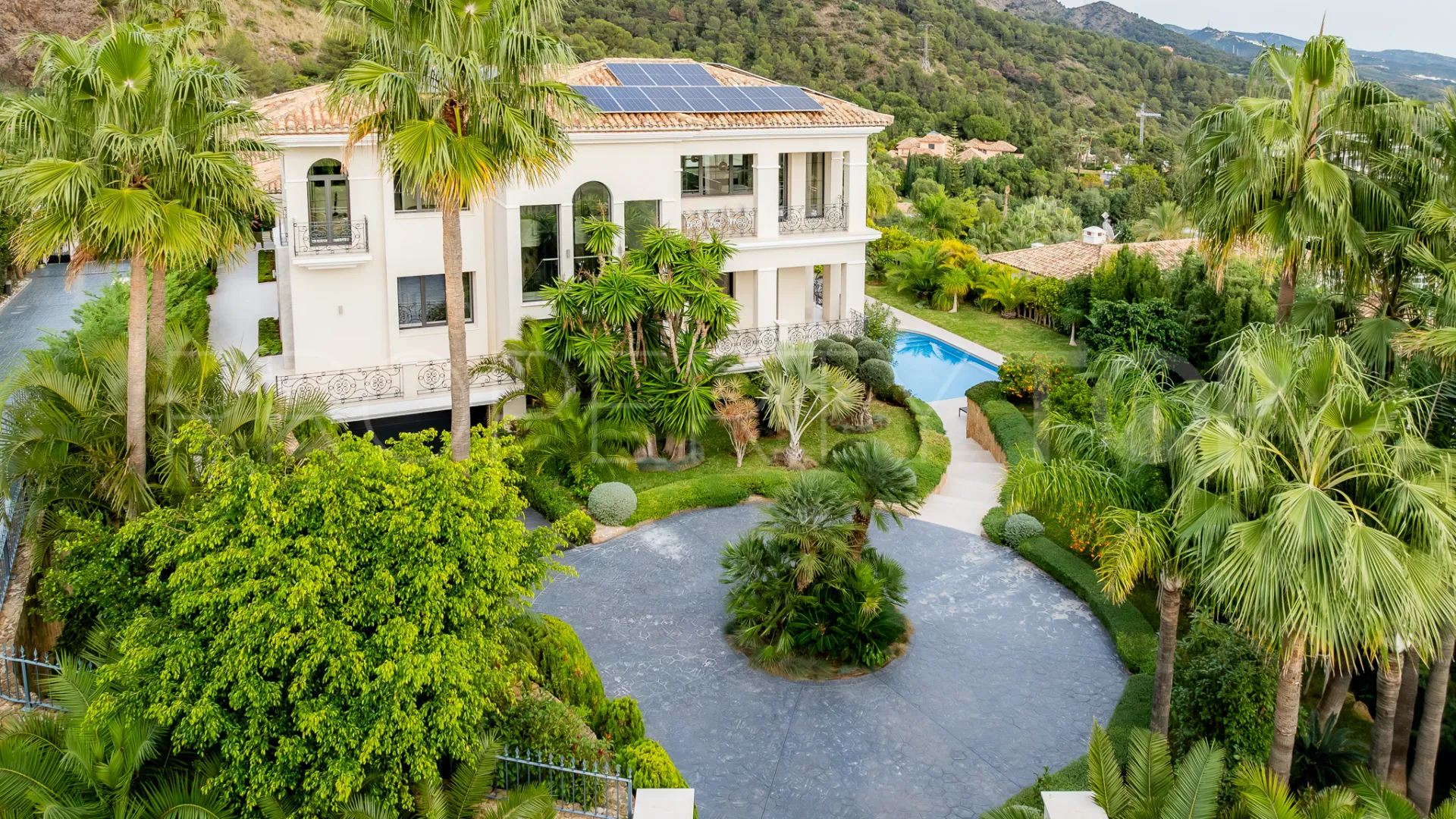 Villa de 6 dormitorios en venta en Marbella Golden Mile
