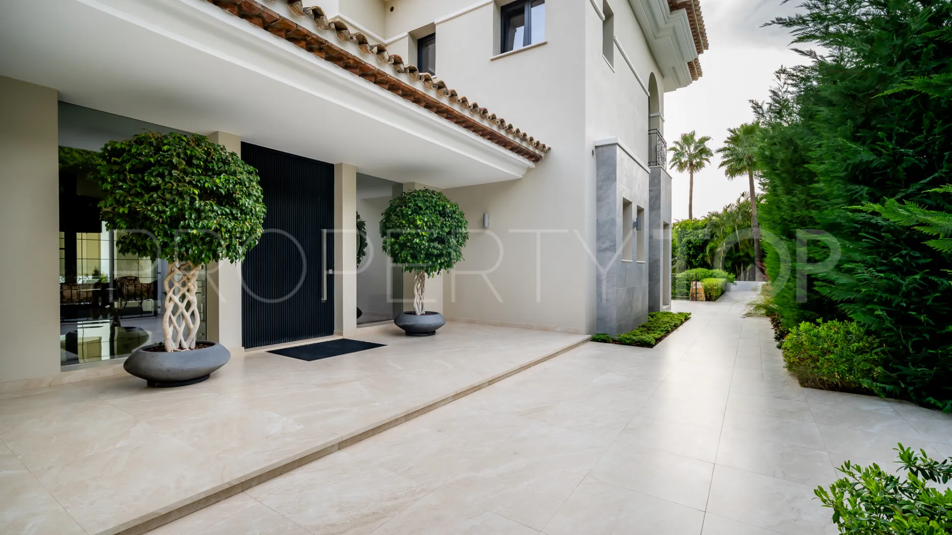 Villa de 6 dormitorios en venta en Marbella Golden Mile