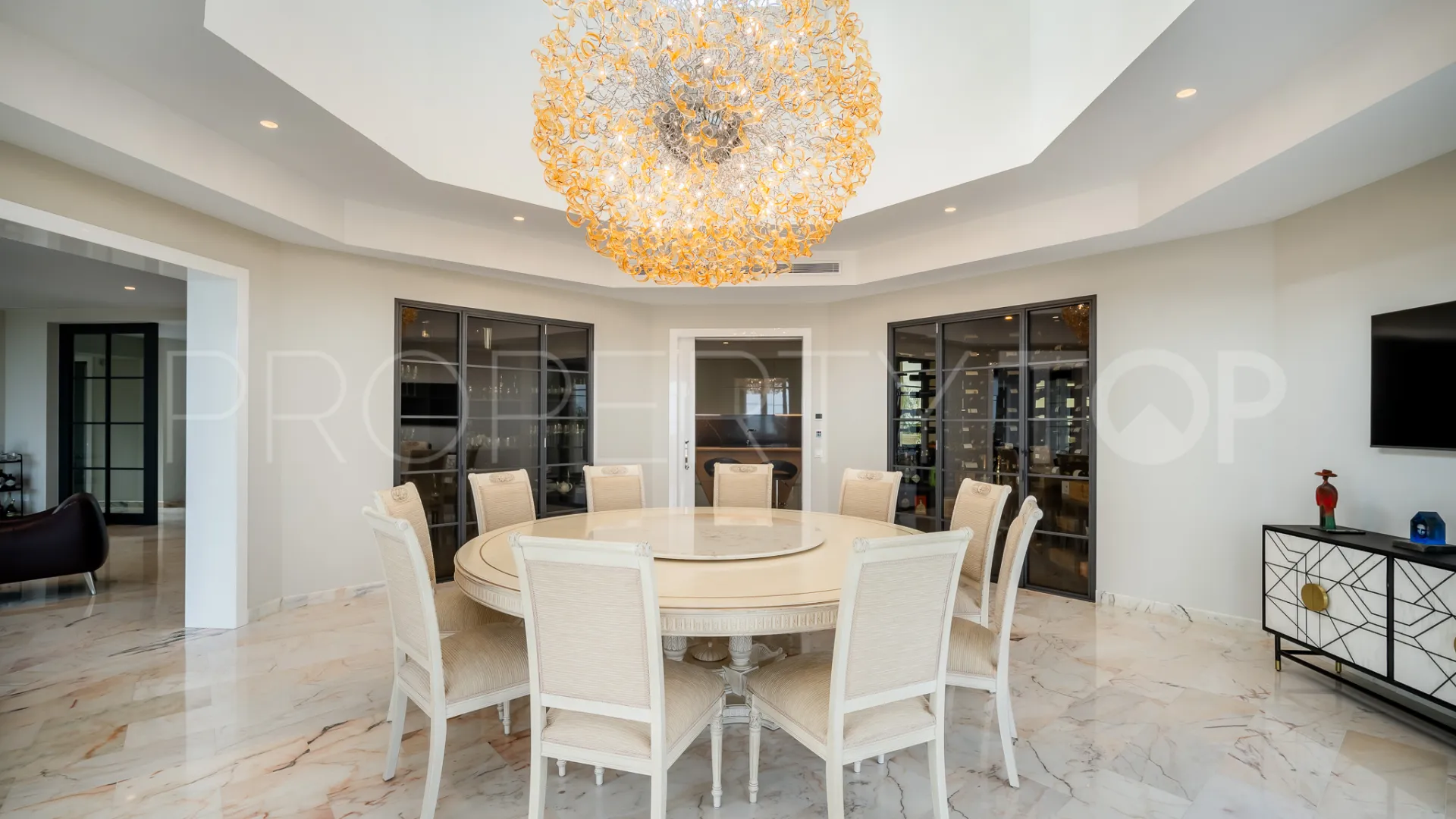 Villa de 6 dormitorios en venta en Marbella Golden Mile