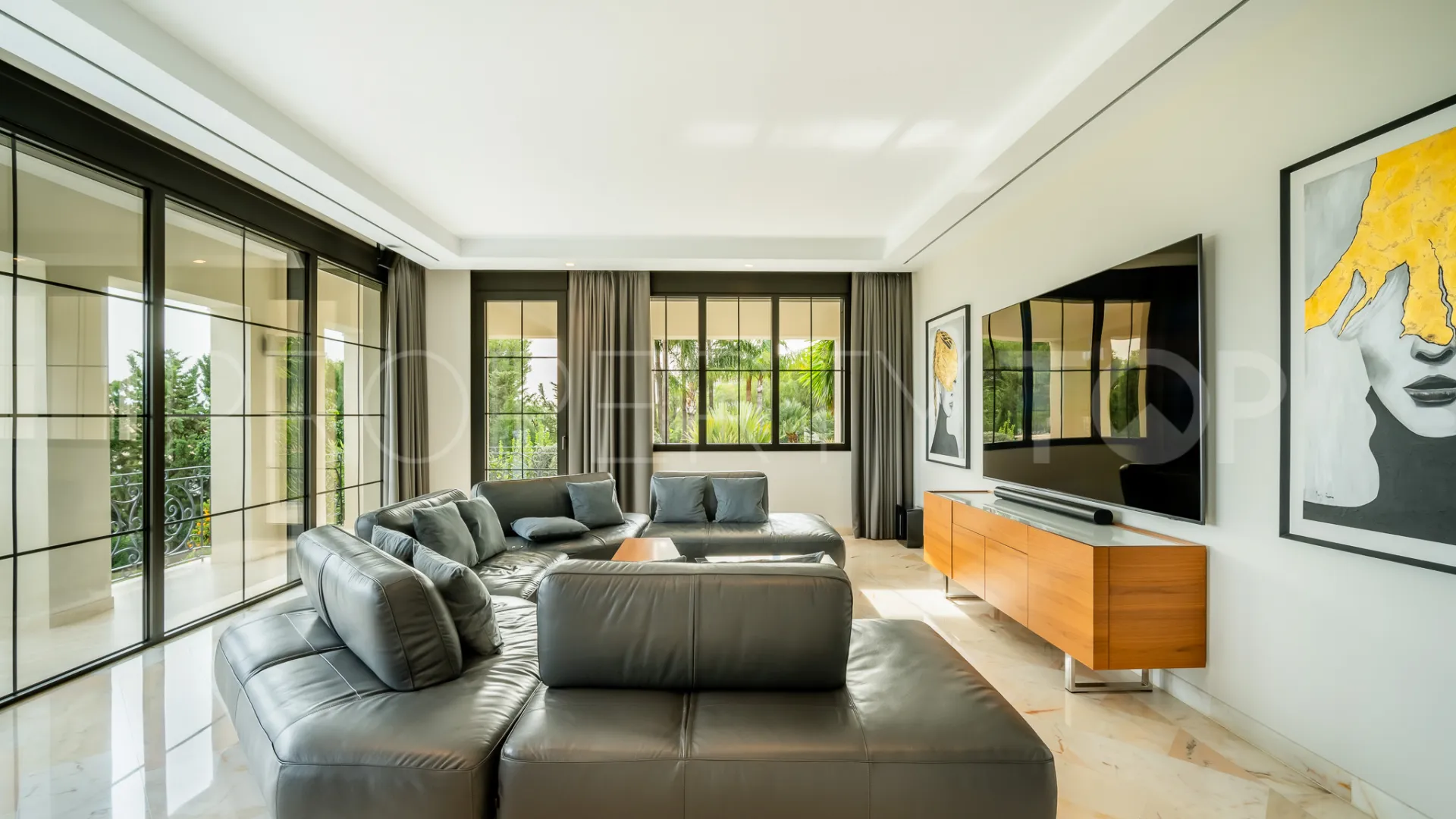 Villa de 6 dormitorios en venta en Marbella Golden Mile