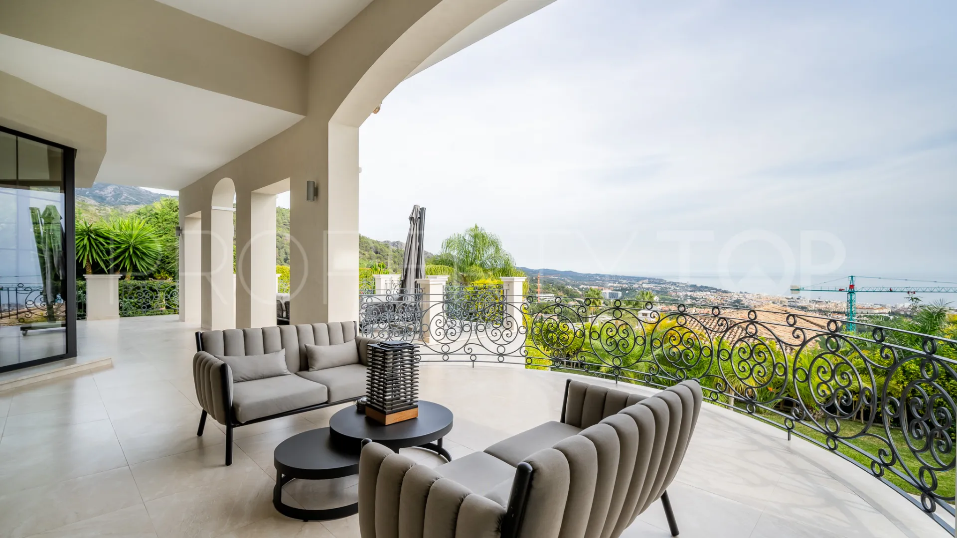 Villa de 6 dormitorios en venta en Marbella Golden Mile