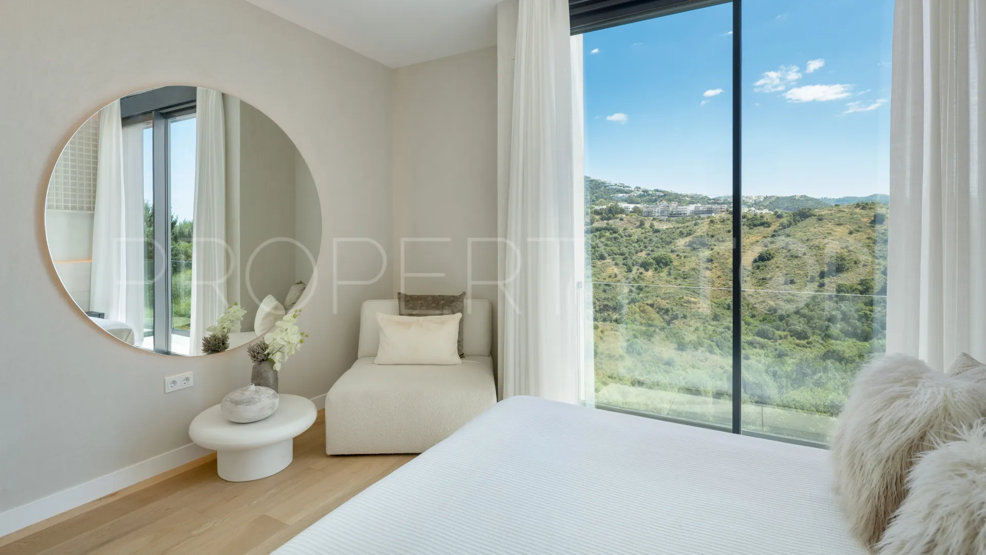 Comprar villa pareada en Marbella de 4 dormitorios