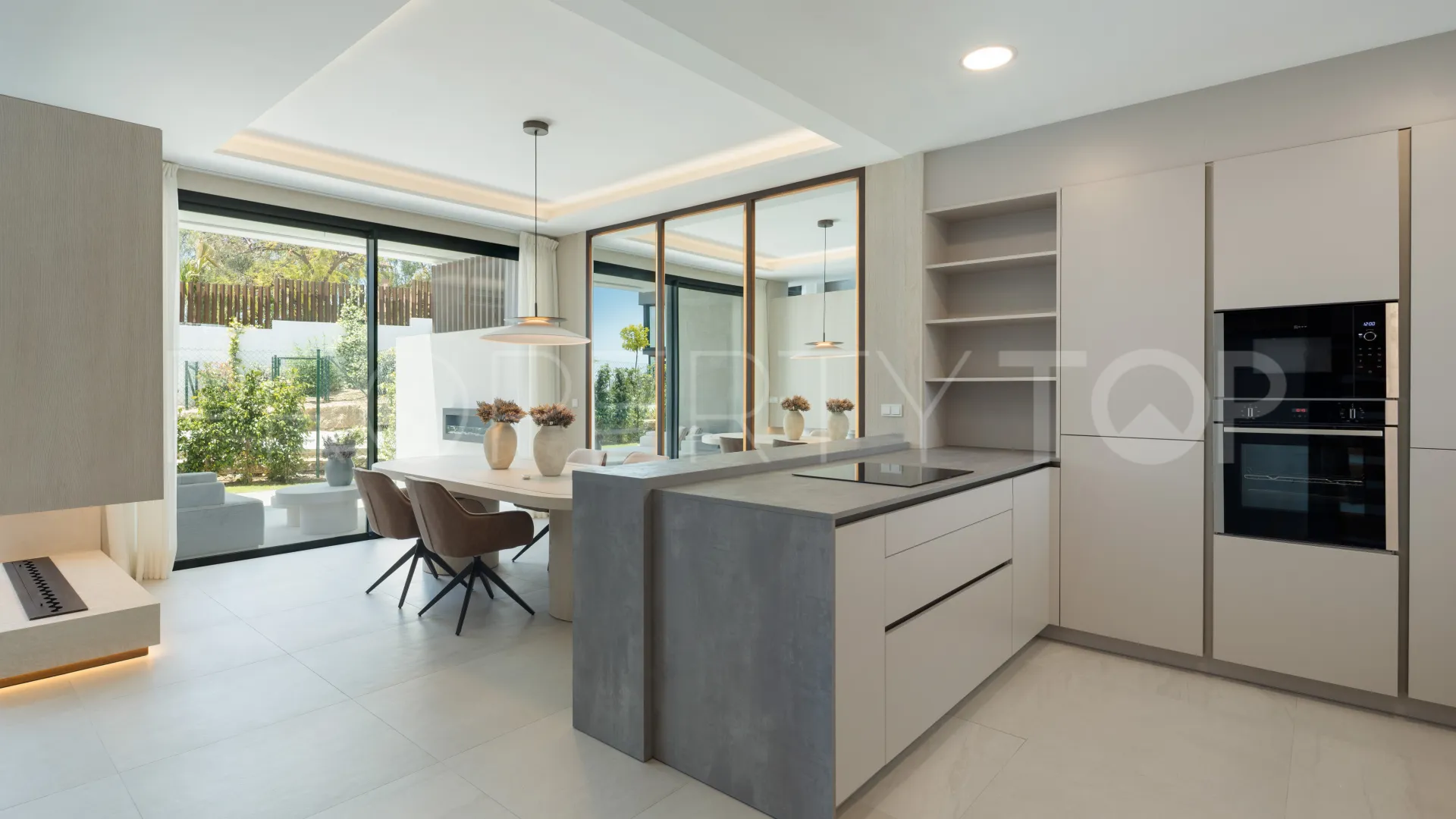 Comprar villa pareada en Marbella de 4 dormitorios