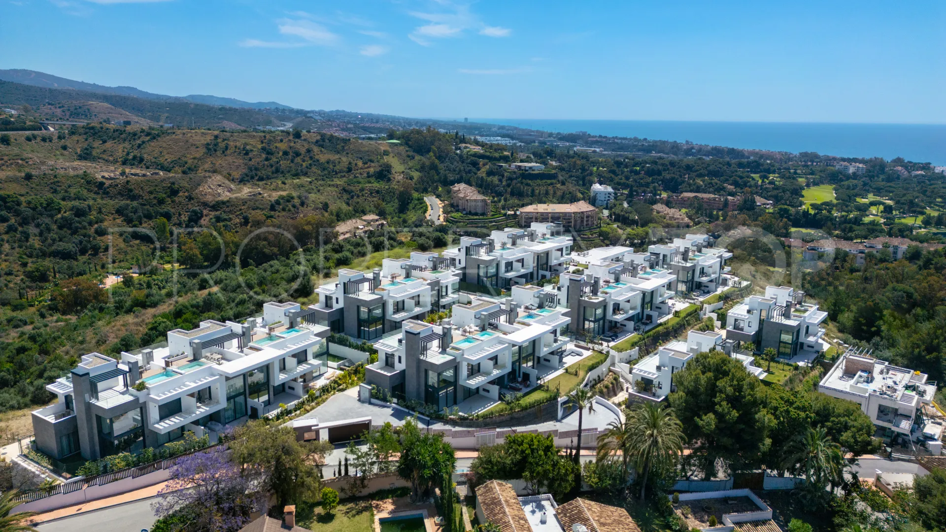 Comprar villa pareada en Marbella de 4 dormitorios