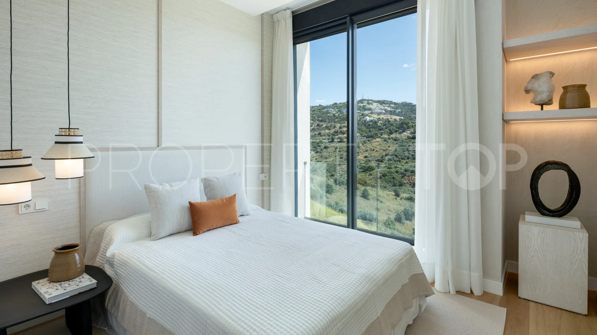 Comprar villa pareada en Marbella de 4 dormitorios