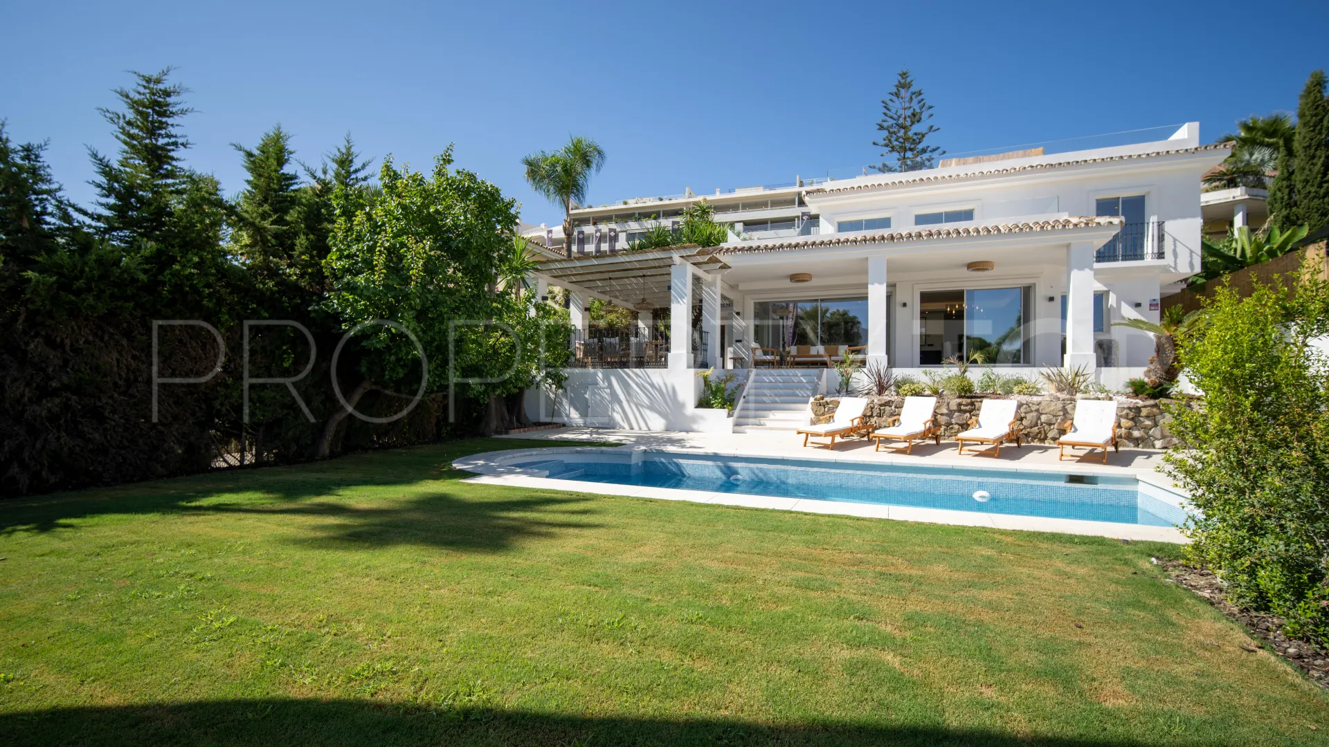 Se vende villa en Las Brisas