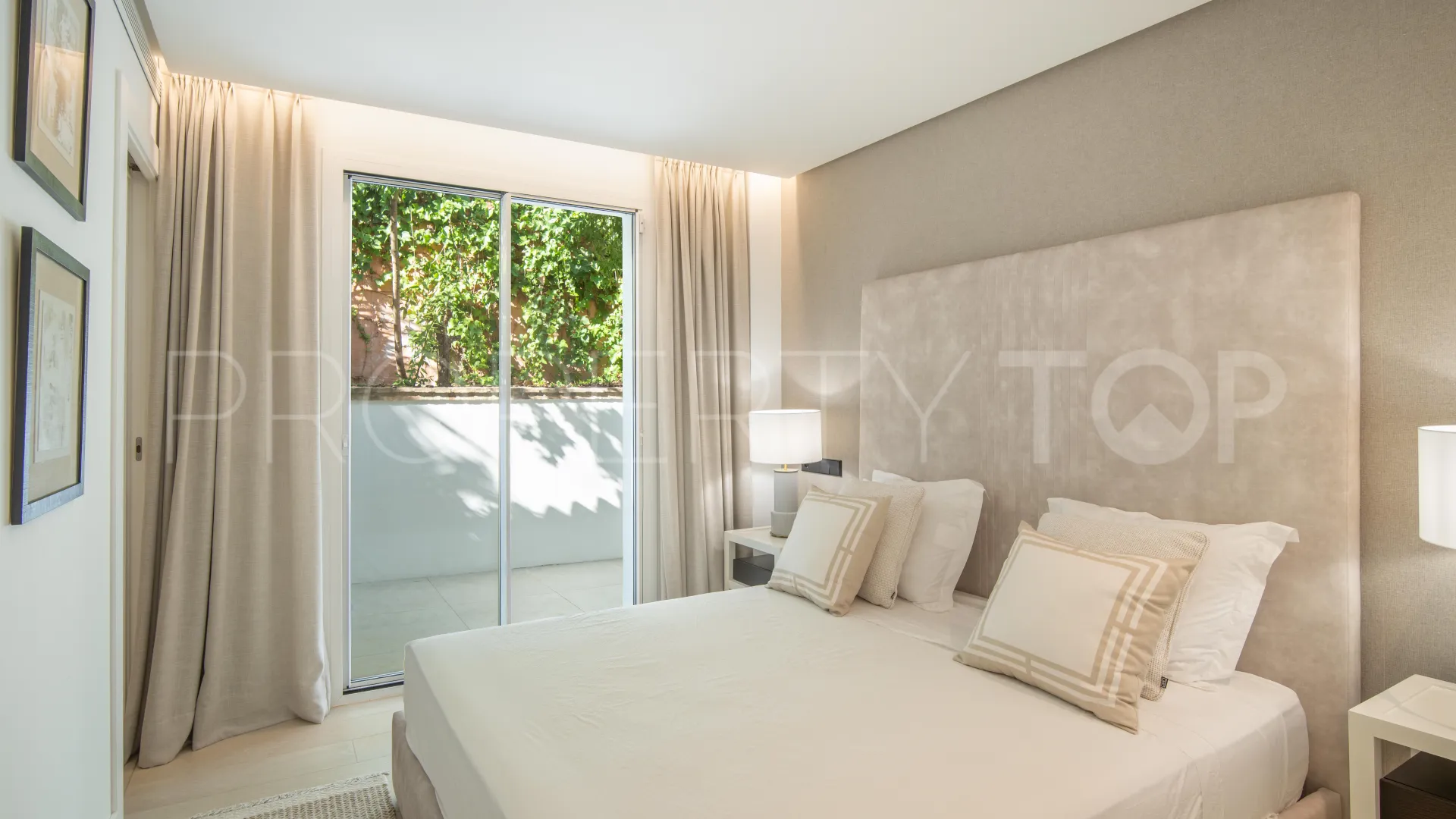 Se vende villa en Las Brisas