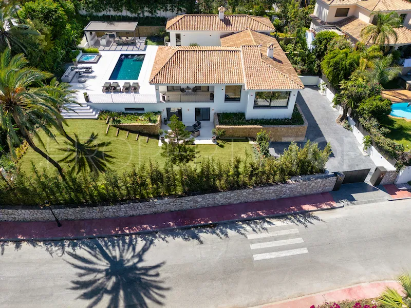 Villa with 5 bedrooms for sale in Nueva Andalucia