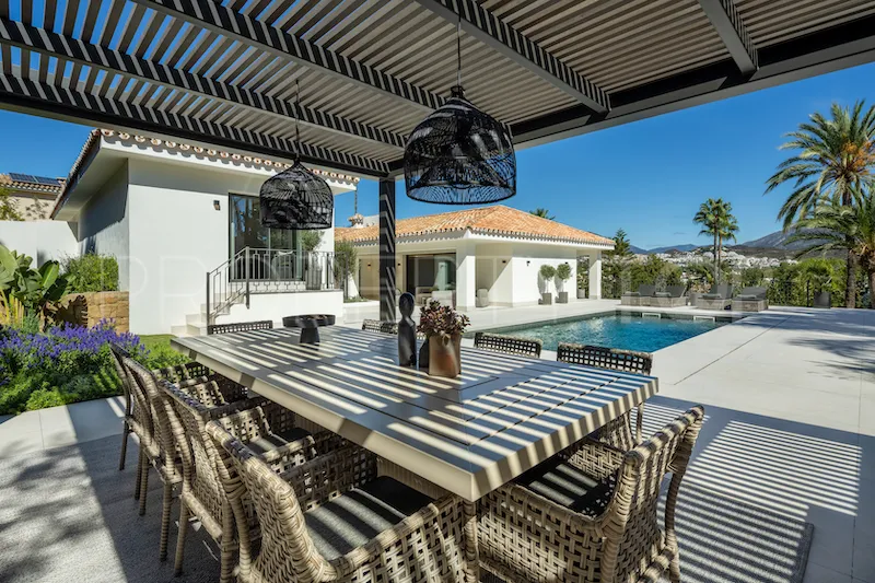 Villa with 5 bedrooms for sale in Nueva Andalucia