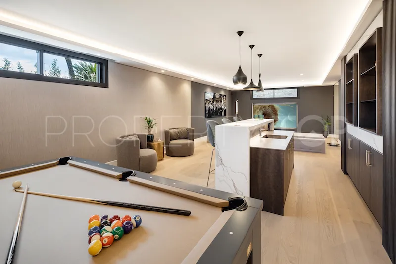 Villa with 5 bedrooms for sale in Nueva Andalucia