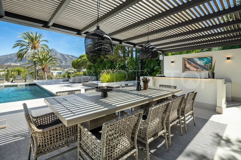 Villa with 5 bedrooms for sale in Nueva Andalucia
