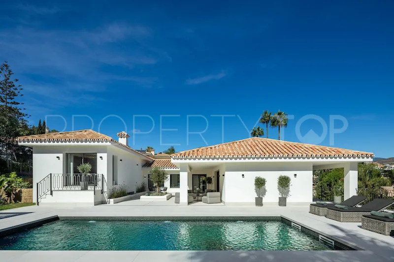 Villa with 5 bedrooms for sale in Nueva Andalucia