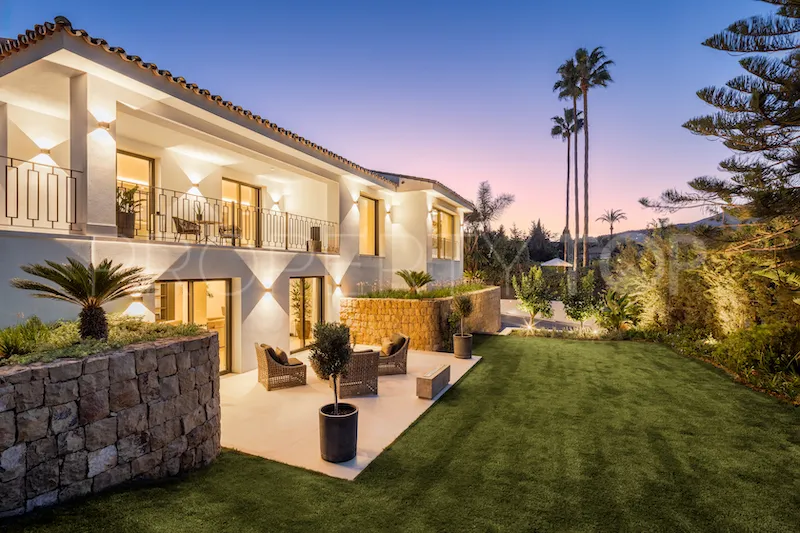 Villa with 5 bedrooms for sale in Nueva Andalucia