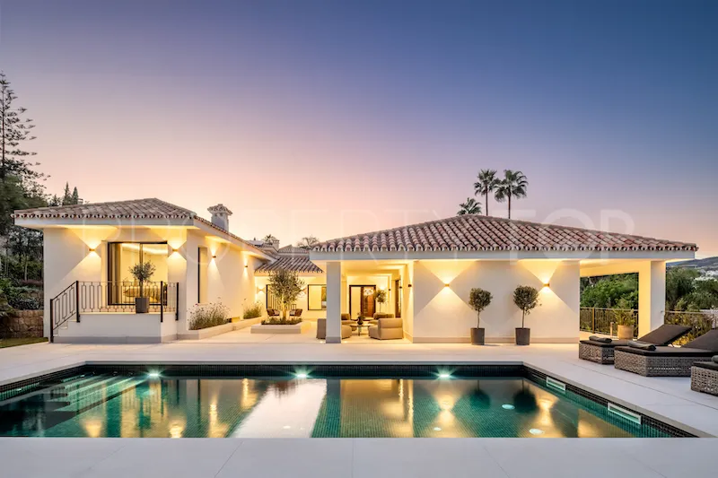 Villa with 5 bedrooms for sale in Nueva Andalucia