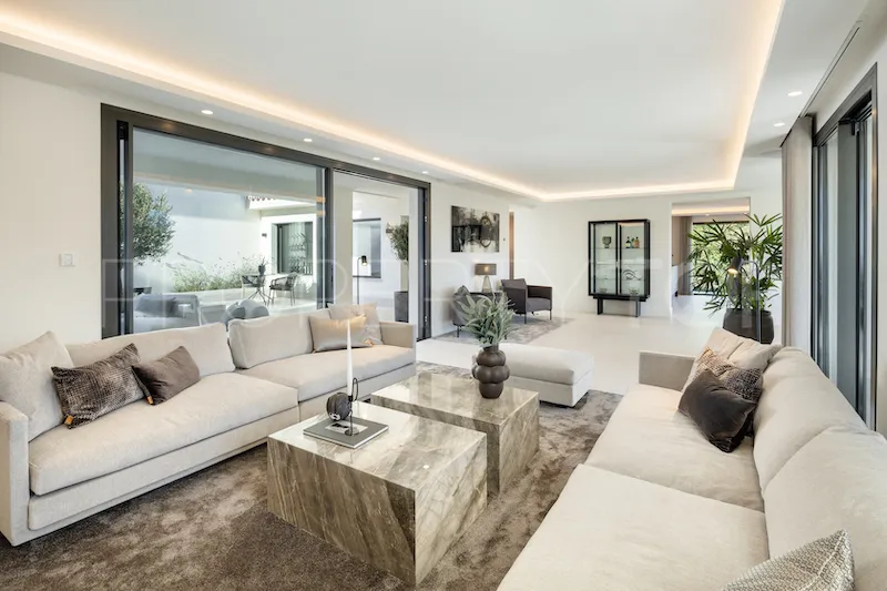 Villa with 5 bedrooms for sale in Nueva Andalucia