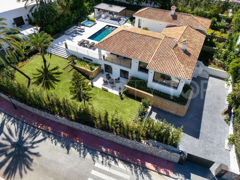 Villa with 5 bedrooms for sale in Nueva Andalucia
