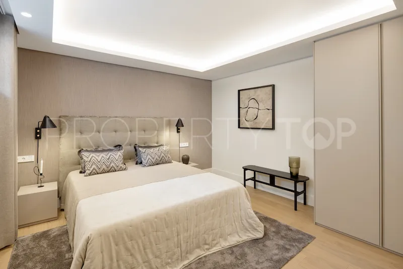 Villa with 5 bedrooms for sale in Nueva Andalucia