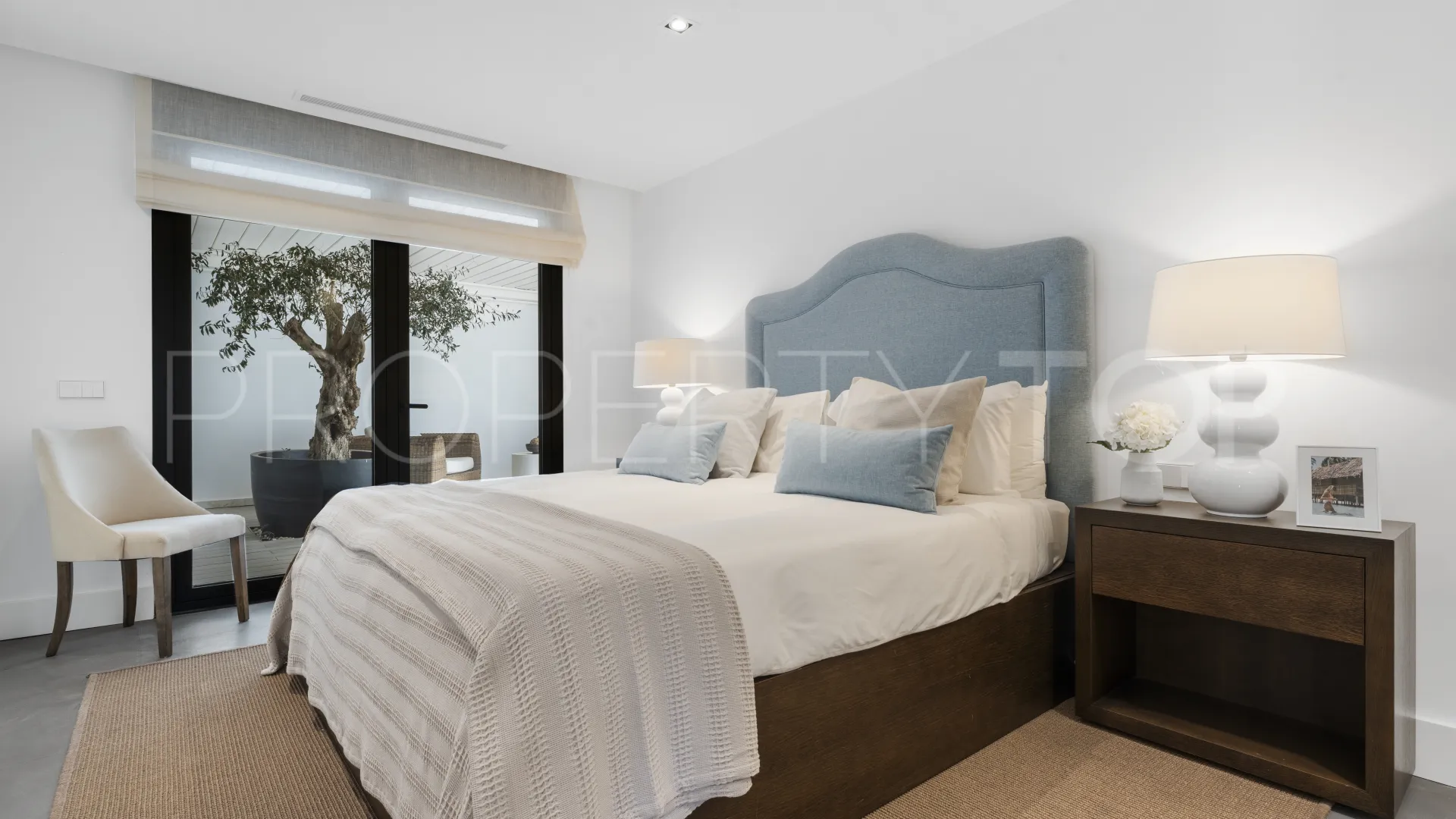 Villa with 7 bedrooms for sale in Nueva Andalucia